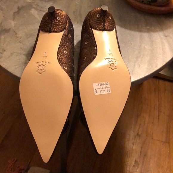 Isaac Mizrahi Violet Brocade Pumps - Picture 4 of 7